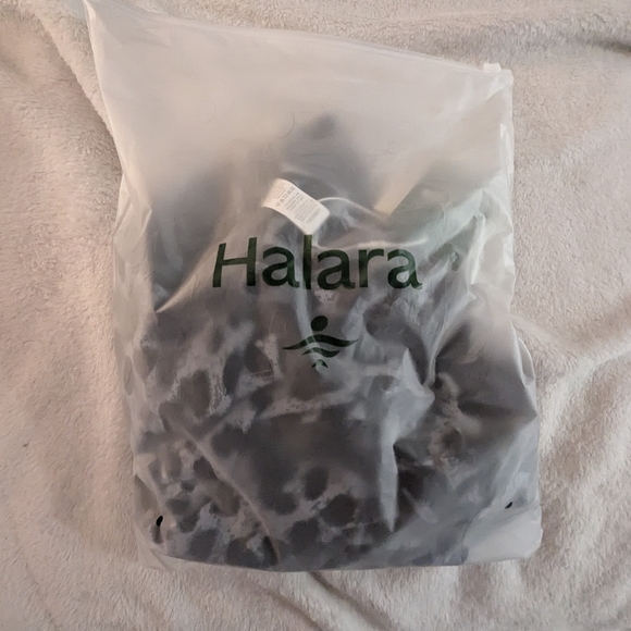 HALARA Gray Leopard Wide-Leg Pants - Picture 8 of 8